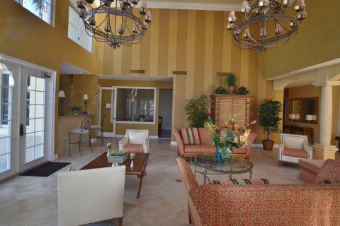 Снять в аренду кондоминиум в Палм-Бич-Гарденс, Флорида 1 спальня, 75.72м2, № 1223198 - фото 1