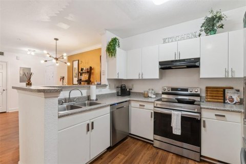 Copropriété à vendre à Orlando, Floride: 2 chambres, 103.59 m2 № 2094410 - photo 12
