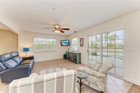Villa ou maison à vendre à Palmetto, Floride: 4 chambres, 213.3 m2 № 2429170 - photo 15
