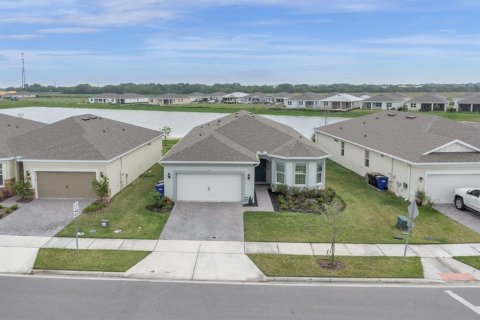 House in Kissimmee, Florida 3 bedrooms, 202.06 sq.m. № 1104887 - photo 4