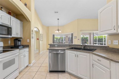 House in Palm Coast, Florida 3 bedrooms, 152.17 sq.m. № 1743274 - photo 8