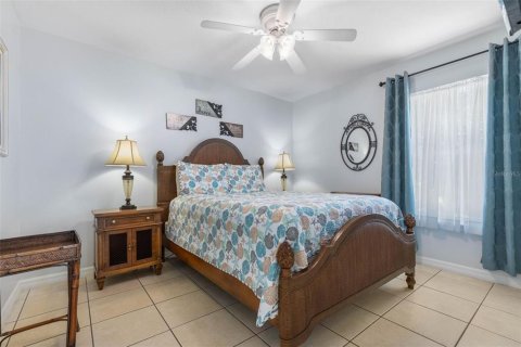 House in Palm Coast, Florida 3 bedrooms, 152.17 sq.m. № 1743274 - photo 19