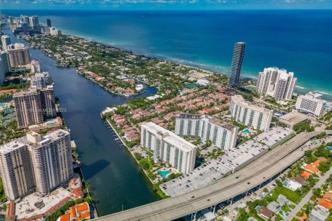 Купить кондоминиум в Санни-Айлс-Бич, Флорида 1 спальня, 92.9м2, № 1954943 - фото 28