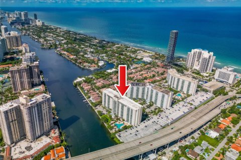 Купить кондоминиум в Санни-Айлс-Бич, Флорида 1 спальня, 92.9м2, № 1954943 - фото 30