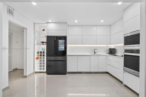 Купить кондоминиум в Санни-Айлс-Бич, Флорида 1 спальня, 92.9м2, № 1954943 - фото 4