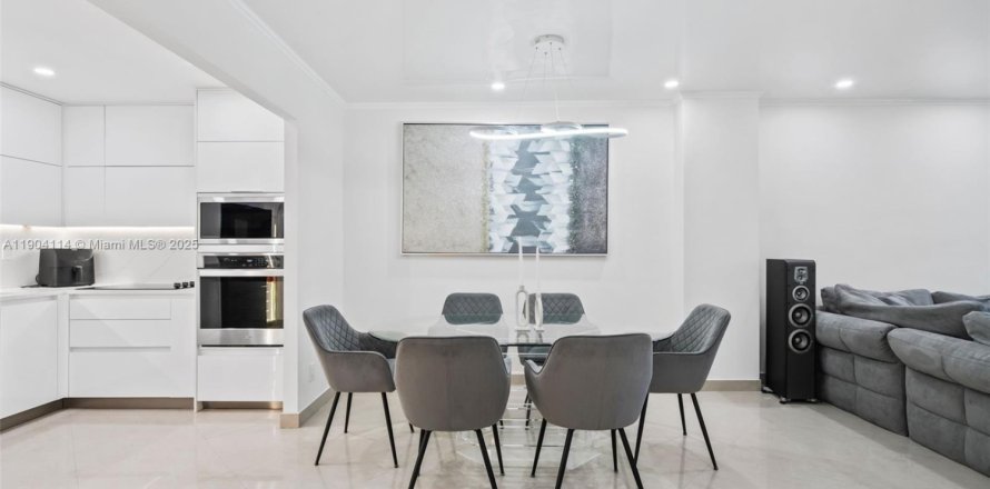 Кондоминиум с 1 спальней в Санни-Айлс-Бич, Флорида № 1954943