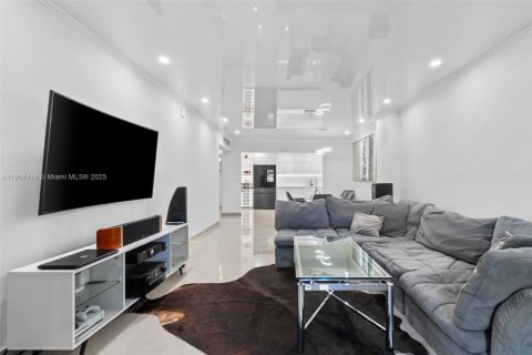 Купить кондоминиум в Санни-Айлс-Бич, Флорида 1 спальня, 92.9м2, № 1954943 - фото 7