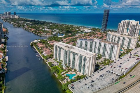 Купить кондоминиум в Санни-Айлс-Бич, Флорида 1 спальня, 92.9м2, № 1954943 - фото 21