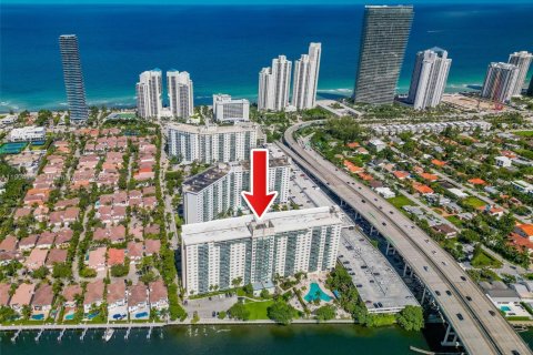 Купить кондоминиум в Санни-Айлс-Бич, Флорида 1 спальня, 92.9м2, № 1954943 - фото 27