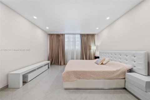 Купить кондоминиум в Санни-Айлс-Бич, Флорида 1 спальня, 92.9м2, № 1954943 - фото 9