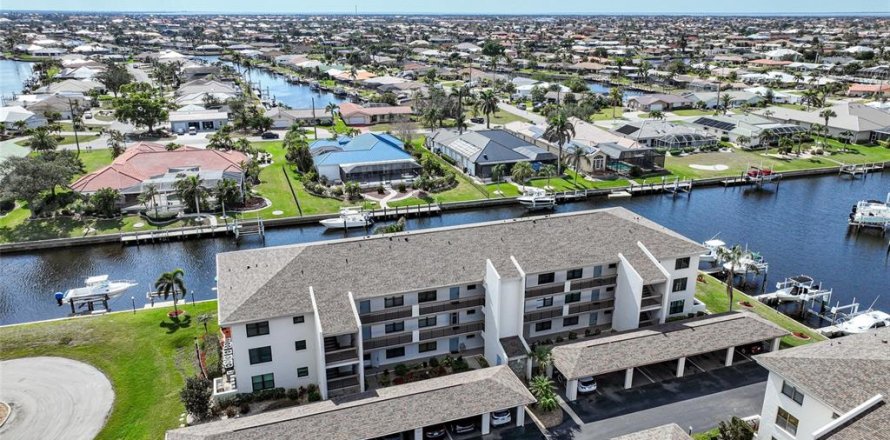 Condo in Punta Gorda, Florida, 2 bedrooms  № 1546001