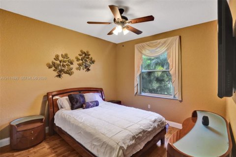 Casa en venta en Pembroke Pines, Florida, 3 dormitorios, 201.32 m2 № 2428500 - foto 22