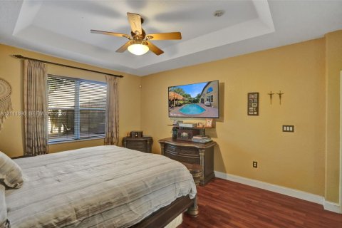 Casa en venta en Pembroke Pines, Florida, 3 dormitorios, 201.32 m2 № 2428500 - foto 9