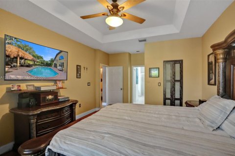 Casa en venta en Pembroke Pines, Florida, 3 dormitorios, 201.32 m2 № 2428500 - foto 11