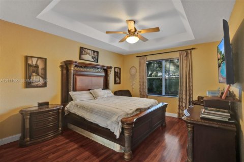 Casa en venta en Pembroke Pines, Florida, 3 dormitorios, 201.32 m2 № 2428500 - foto 8