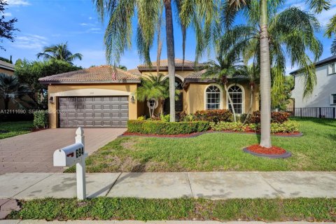 Casa en Pembroke Pines, Florida 3 dormitorios, 201.32 m2 № 2428500