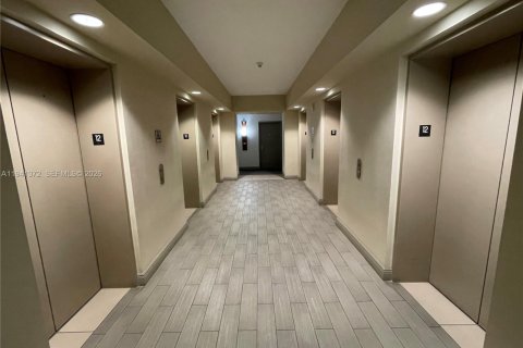 Снять в аренду кондоминиум в Майами, Флорида 39.2м2, № 2000730 - фото 9