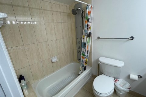 Снять в аренду кондоминиум в Майами, Флорида 39.2м2, № 2000730 - фото 20