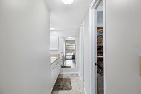Villa ou maison à louer à Tampa, Floride: 2 chambres, 125.23 m2 № 1844367 - photo 19