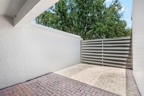 Villa ou maison à louer à Tampa, Floride: 2 chambres, 125.23 m2 № 1844367 - photo 28