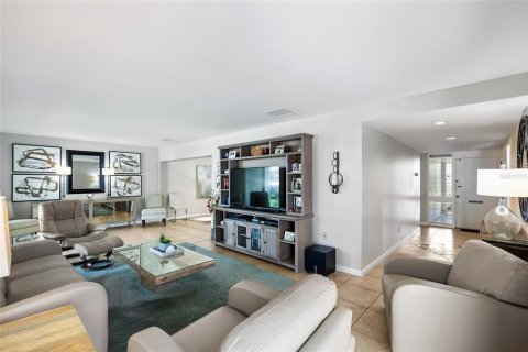 Villa ou maison à louer à Tampa, Floride: 2 chambres, 125.23 m2 № 1844367 - photo 6