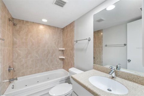 Villa ou maison à louer à Tampa, Floride: 2 chambres, 125.23 m2 № 1844367 - photo 23
