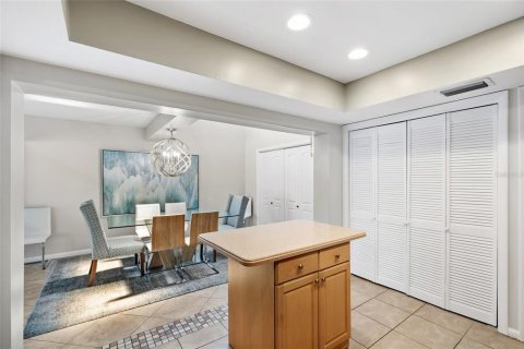 Villa ou maison à louer à Tampa, Floride: 2 chambres, 125.23 m2 № 1844367 - photo 16