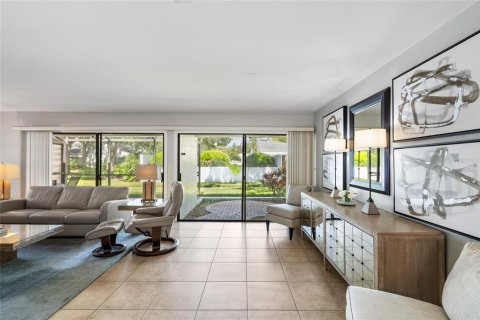 Villa ou maison à louer à Tampa, Floride: 2 chambres, 125.23 m2 № 1844367 - photo 8