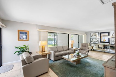 Villa ou maison à louer à Tampa, Floride: 2 chambres, 125.23 m2 № 1844367 - photo 5