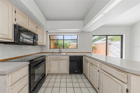 Villa ou maison à vendre à Saint Petersburg, Floride: 4 chambres, 208.38 m2 № 2433648 - photo 10