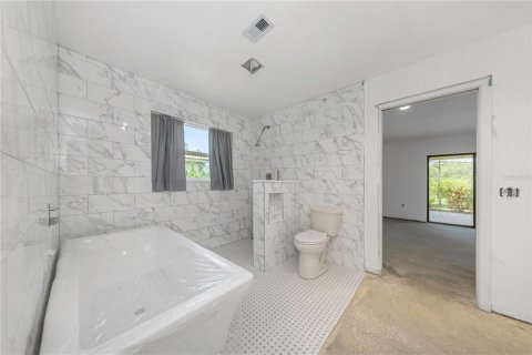 Villa ou maison à vendre à Saint Petersburg, Floride: 4 chambres, 208.38 m2 № 2433648 - photo 14