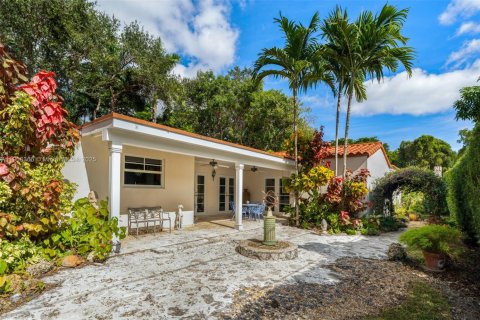 Купить виллу или дом в Корал-Гейблс, Флорида 3 спальни, 234.67м2, № 1970646 - фото 19