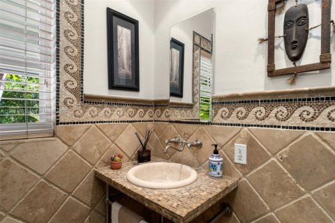 Купить виллу или дом в Корал-Гейблс, Флорида 3 спальни, 234.67м2, № 1970646 - фото 17