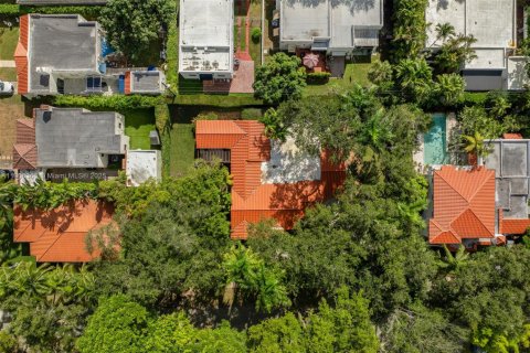 Купить виллу или дом в Корал-Гейблс, Флорида 3 спальни, 234.67м2, № 1970646 - фото 30