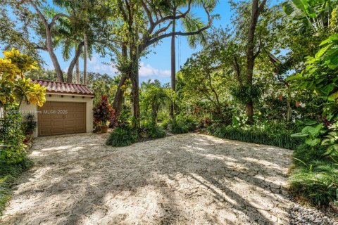 Купить виллу или дом в Корал-Гейблс, Флорида 3 спальни, 234.67м2, № 1970646 - фото 25