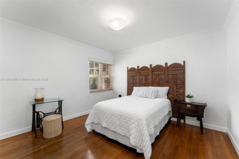 Купить виллу или дом в Корал-Гейблс, Флорида 3 спальни, 234.67м2, № 1970646 - фото 16