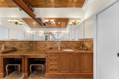 Купить виллу или дом в Корал-Гейблс, Флорида 3 спальни, 234.67м2, № 1970646 - фото 13