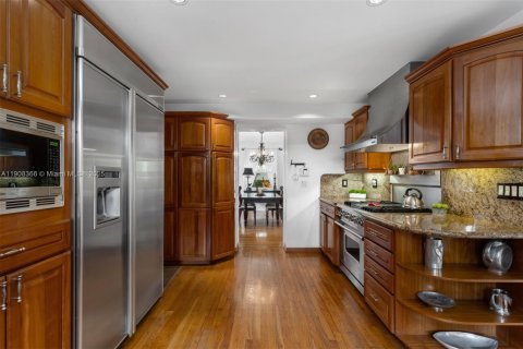 Купить виллу или дом в Корал-Гейблс, Флорида 3 спальни, 234.67м2, № 1970646 - фото 7