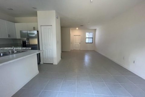 Touwnhouse à louer à Homestead, Floride: 3 chambres, 123.65 m2 № 2023798 - photo 11