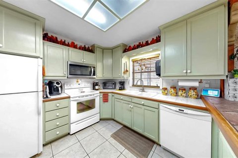 House in Wesley Chapel, Florida 4 bedrooms, 206.8 sq.m. № 1803355 - photo 23