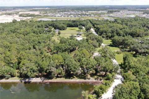 House in Wesley Chapel, Florida 4 bedrooms, 206.8 sq.m. № 1803355 - photo 8