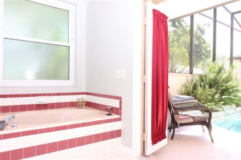 House in Leesburg, Florida 3 bedrooms, 185.34 sq.m. № 1828023 - photo 15