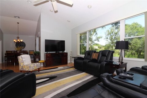 House in Leesburg, Florida 3 bedrooms, 185.34 sq.m. № 1828023 - photo 5