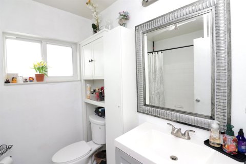 Casa en venta en Tamarac, Florida, 2 dormitorios, 111.85 m2 № 2180795 - foto 22