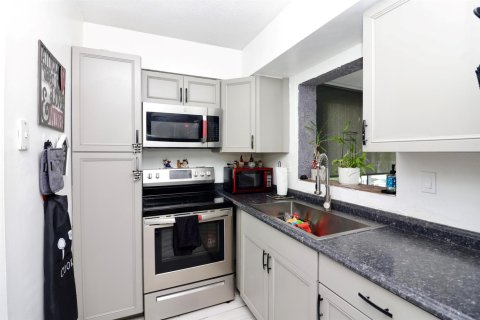 Casa en venta en Tamarac, Florida, 2 dormitorios, 111.85 m2 № 2180795 - foto 20