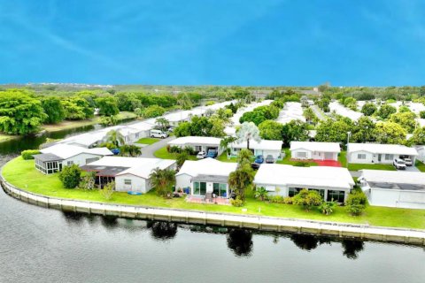 Casa en venta en Tamarac, Florida, 2 dormitorios, 111.85 m2 № 2180795 - foto 13