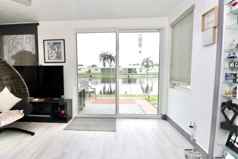 Casa en venta en Tamarac, Florida, 2 dormitorios, 111.85 m2 № 2180795 - foto 4