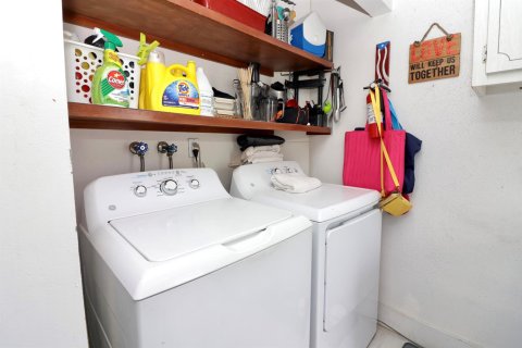 Casa en venta en Tamarac, Florida, 2 dormitorios, 111.85 m2 № 2180795 - foto 11
