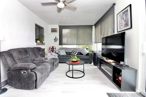 Casa en venta en Tamarac, Florida, 2 dormitorios, 111.85 m2 № 2180795 - foto 7