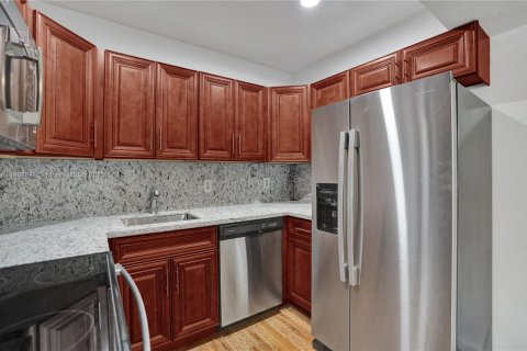 Снять в аренду виллу или дом в Холливуд, Флорида 4 спальни, 171.4м2, № 1955267 - фото 19